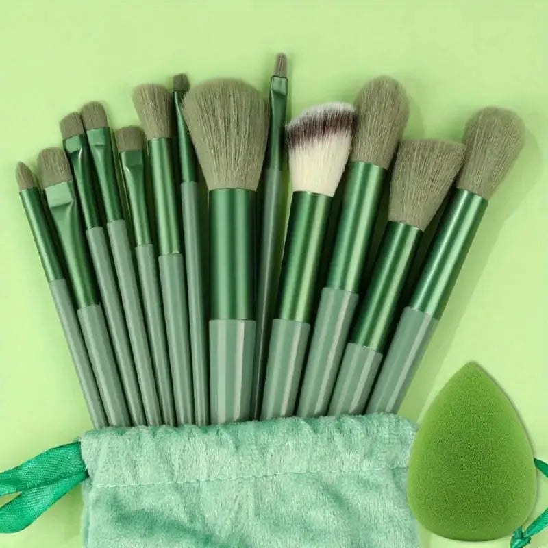 13-Piece Makeup Brush Set: Flawless Application Essentials